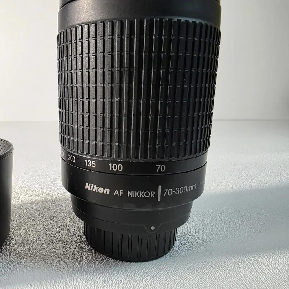 Nikon Nikkor AF 70-300mm f/4-5.6 G Telephoto Zoom Lens Black Tested - Picture 2 of 9